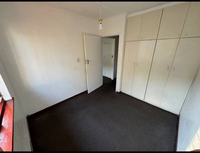 3 BEDROOM APARTMENT FOR SALE IN ESSENWOOD